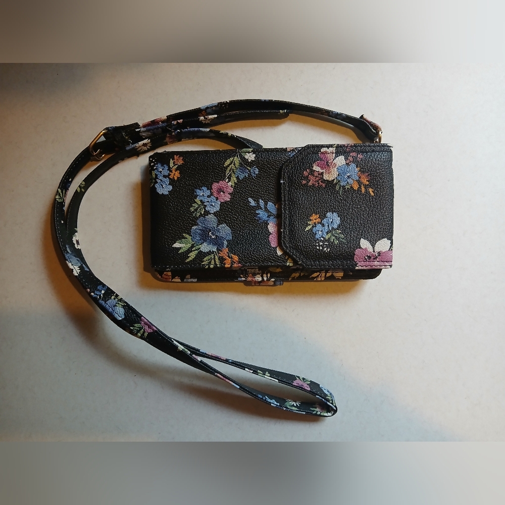 NO BOUNDARIES WOMEN'S MULTICOLORED FLORAL WALLET - Picture 2 of 3